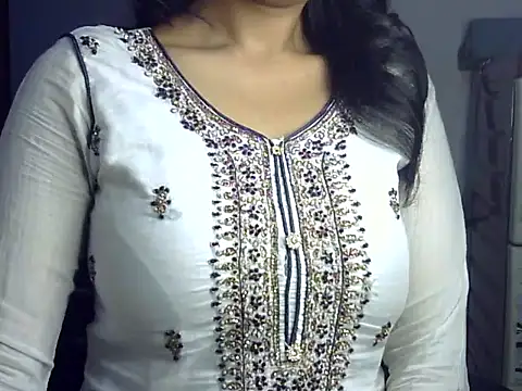 Snapshot of SiaraSiyA chatting on July 11, 2026, 10:07 am SiaraSiyA online show from July 11, 2026, 10:07 am