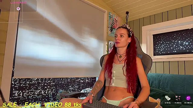 Snapshot of SandyChris chatting on May 2, 2026, 6:51 am SandyChris online show from May 2, 2026, 6:51 am