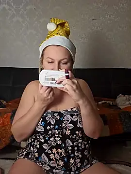 Snapshot of Marushka chatting on December 24, 2024, 4:51 pm Marushka online show from December 24, 2024, 4:51 pm