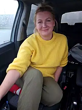 Snapshot of Marushka chatting on December 27, 2024, 7:40 am Marushka online show from December 27, 2024, 7:40 am