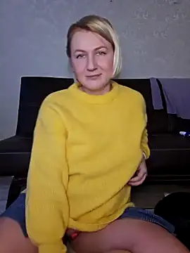 Snapshot of Marushka chatting on January 2, 2025, 2:13 pm Marushka online show from January 2, 2025, 2:13 pm