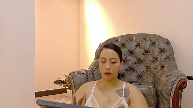 niky smit online show from February 25, 2025, 11:52 am