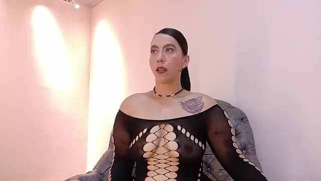 niky smit online show from November 8, 2025, 10:48 am