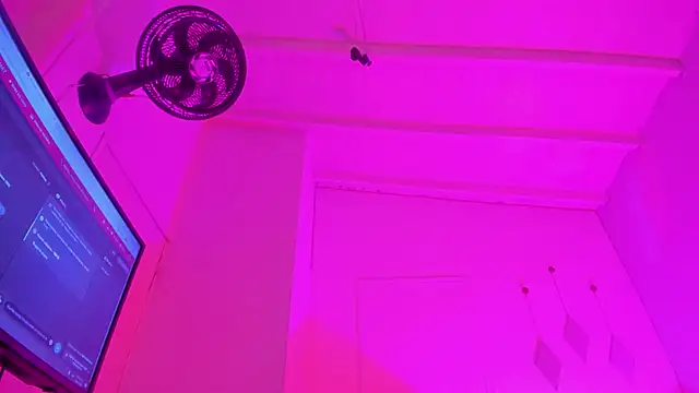 Snapshot of swt-booty chatting on September 16, 2025, 5:25 pm swt-booty online show from September 16, 2025, 5:25 pm