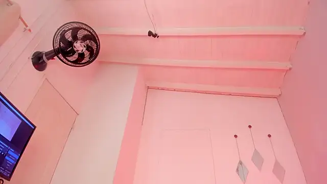 Snapshot of swt-booty chatting on October 6, 2025, 6:16 pm swt-booty online show from October 6, 2025, 6:16 pm