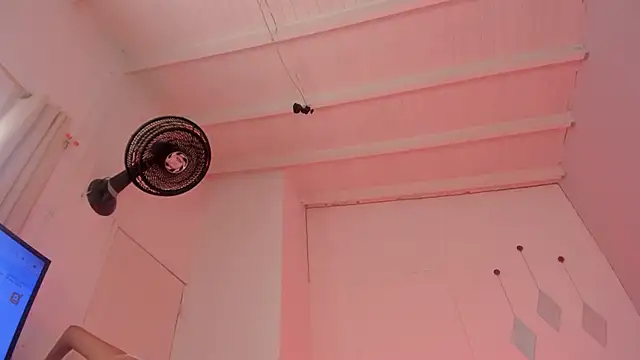 Snapshot of swt-booty chatting on October 23, 2025, 5:33 pm swt-booty online show from October 23, 2025, 5:33 pm