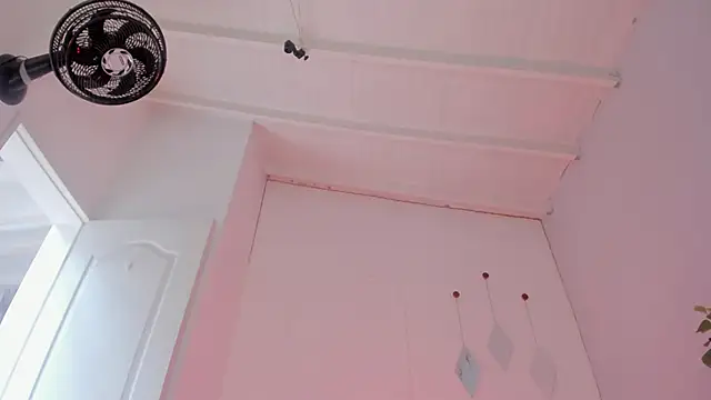 Snapshot of swt-booty chatting on November 15, 2025, 3:52 pm swt-booty online show from November 15, 2025, 3:52 pm