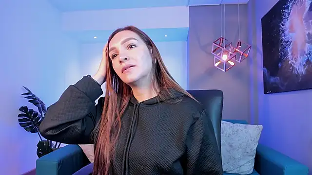 miataylorr1 online show from March 13, 2026, 11:39 am