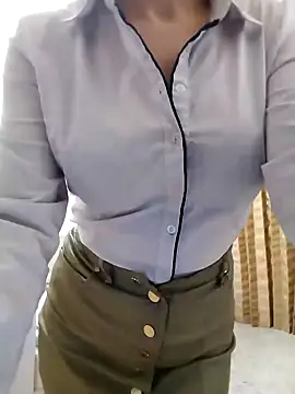 baby sweet girl  online show from January 26, 2025, 10:24 pm