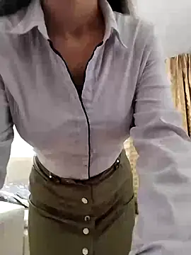 baby sweet girl  online show from February 2, 2025, 9:23 pm