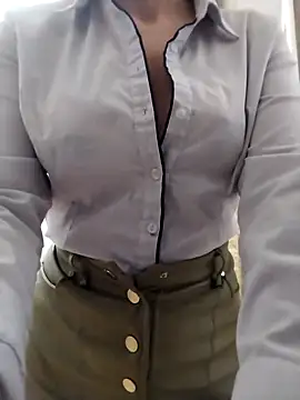 baby sweet girl  online show from March 10, 2025, 12:51 am