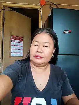 lickmepussy21 online show from April 5, 2026, 11:24 pm