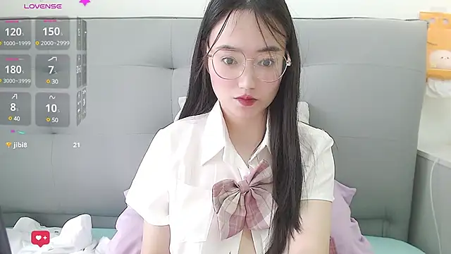 Snapshot of Anne-Sweet chatting on January 5, 2025, 4:47 am Anne-Sweet online show from January 5, 2025, 4:47 am