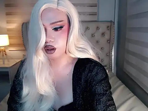 RebecaNextToYou online show from May 23, 2026, 12:31 pm