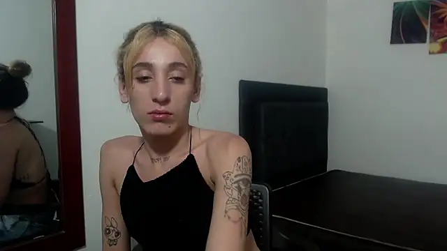 andreahhill online show from May 29, 2026, 3:32 pm