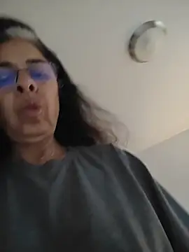 Susannemilf online show from December 19, 2025, 5:53 pm