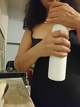 Susannemilf online show from February 26, 2026, 6:18 pm