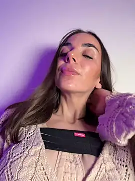 Snapshot of Bad_Giorgia chatting on December 14, 2025, 9:14 am Bad Giorgia online show from December 14, 2025, 9:14 am