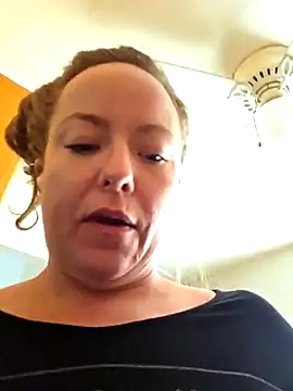 julimonroe online show from March 7, 2025, 7:16 pm