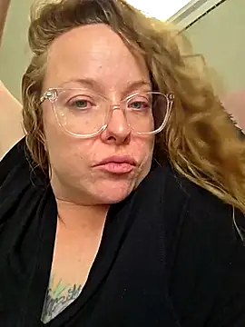 julimonroe online show from March 11, 2025, 8:09 pm