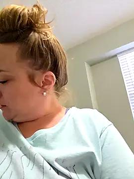 julimonroe online show from April 10, 2026, 1:11 am