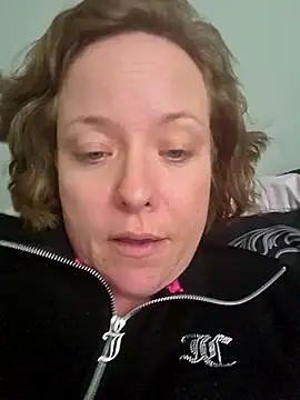 Snapshot of julimonroe chatting on April 30, 2026, 10:03 pm julimonroe online show from April 30, 2026, 10:03 pm