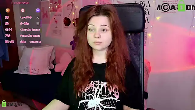 Snapshot of StellaMilla chatting on April 28, 2026, 1:48 am StellaMilla online show from April 28, 2026, 1:48 am
