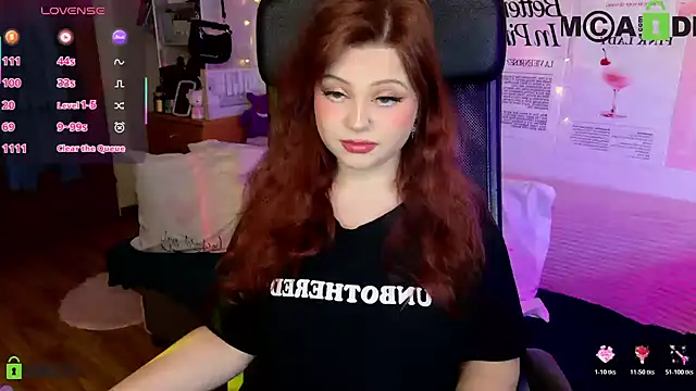 Snapshot of StellaMilla chatting on June 17, 2026, 12:46 am StellaMilla online show from June 17, 2026, 12:46 am