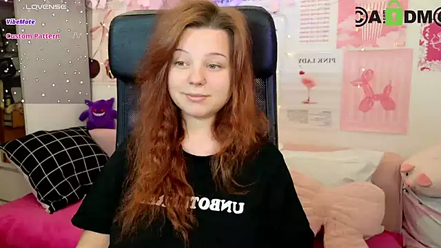 Snapshot of StellaMilla chatting on July 17, 2026, 1:45 am StellaMilla online show from July 17, 2026, 1:45 am