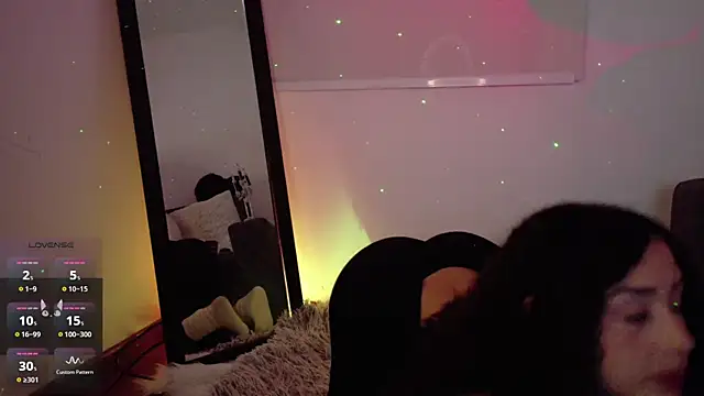 Lia Tinez online show from October 8, 2025, 11:35 pm