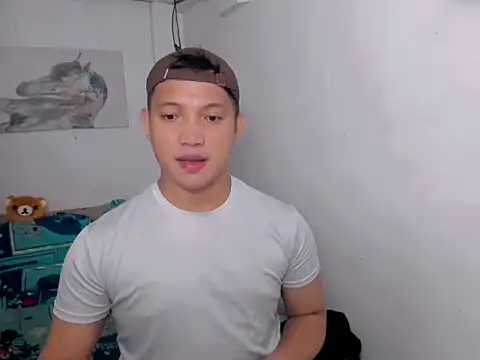 Snapshot of xSebastian19 chatting on May 1, 2026, 9:14 am xSebastian19 online show from May 1, 2026, 9:14 am