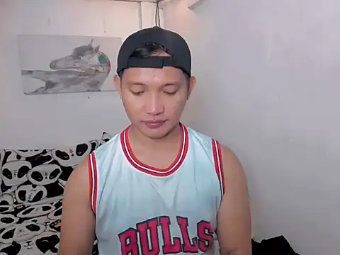 Snapshot of xSebastian19 chatting on July 28, 2026, 7:04 am xSebastian19 online show from July 28, 2026, 7:04 am