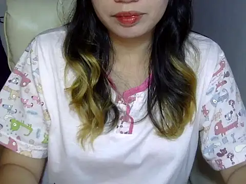 Snapshot of ___zurIII09_ chatting on October 9, 2025, 8:45 am zurIII09 online show from October 9, 2025, 8:45 am