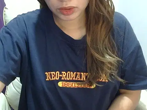    zurIII09  online show from February 22, 2026, 11:03 pm