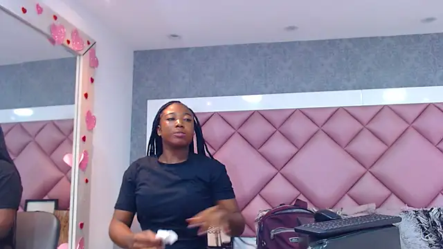 DanielaDuff online show from March 22, 2026, 7:39 pm