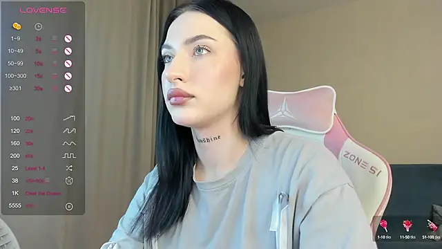 JenniferQueen11 online show from December 27, 2024, 4:10 pm