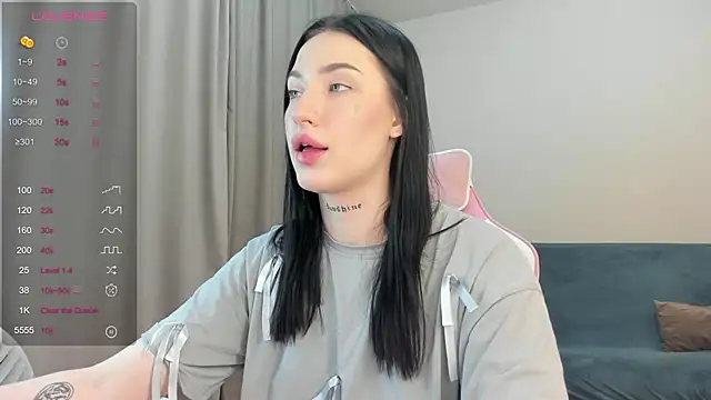 JenniferQueen11 online show from December 28, 2024, 12:56 pm