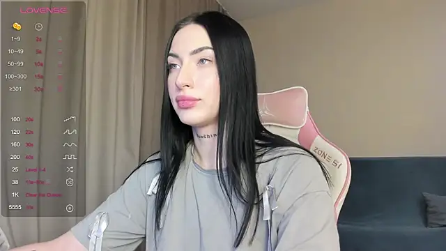 JenniferQueen11 online show from January 23, 2025, 4:59 pm