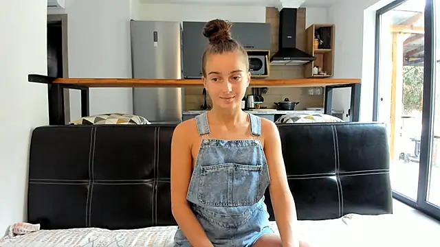 ElizSweet online show from November 24, 2025, 9:53 am