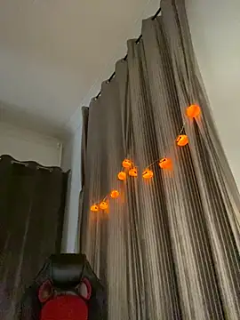 nenalayla online show from October 2, 2025, 1:29 pm