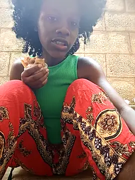 Petite li online show from November 29, 2025, 6:27 am