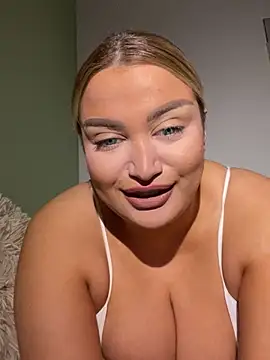 EmiliaPetrova online show from March 12, 2025, 8:20 pm