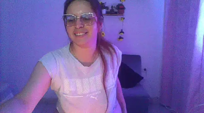 lorenitabella online show from February 27, 2025, 9:32 am