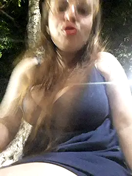 lorenitabella online show from February 28, 2025, 2:09 am