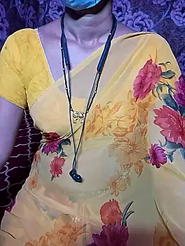 Snapshot of XBHUUME chatting on July 8, 2026, 4:55 pm XBHUUME online show from July 8, 2026, 4:55 pm