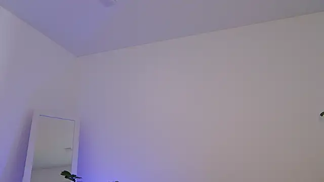 Fallinlove1 online show from March 13, 2026, 1:18 pm