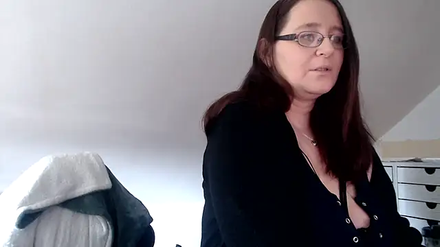 Snapshot of LeaLove86 chatting on March 8, 2025, 1:36 pm LeaLove86 online show from March 8, 2025, 1:36 pm