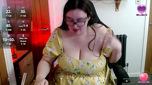 Snapshot of Rebecca_Summer chatting on May 8, 2026, 5:57 am Rebecca Summer online show from May 8, 2026, 5:57 am