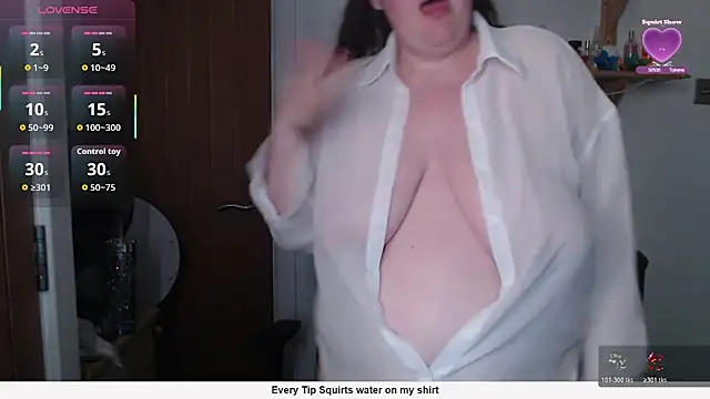 Snapshot of Rebecca_Summer chatting on July 8, 2026, 6:23 pm Rebecca Summer online show from July 8, 2026, 6:23 pm