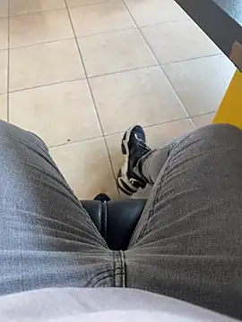 S2kicibey06 online show from January 31, 2025, 1:02 pm